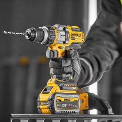 DeWALT DCD999NT-XJ drill...