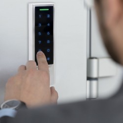 Qoltec 52449 Code lock...