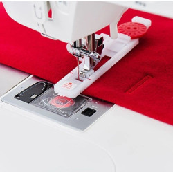 SINGER Elite sewing machine...